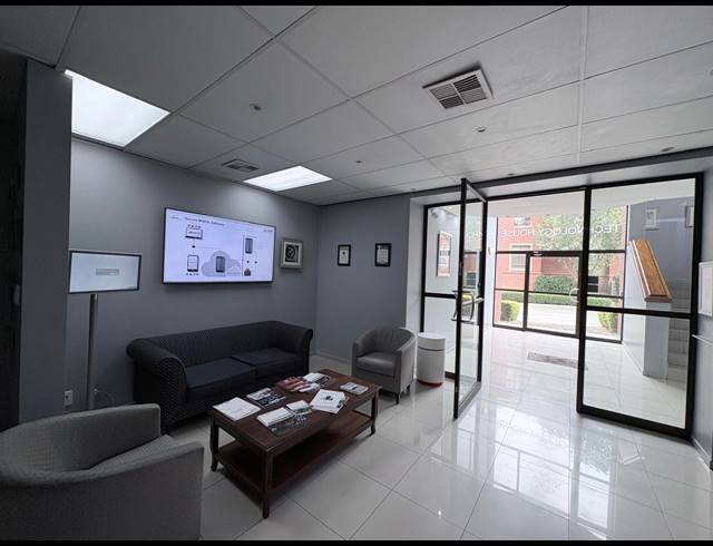 700M² OFFICE FOR SALE IN FOURWAYS